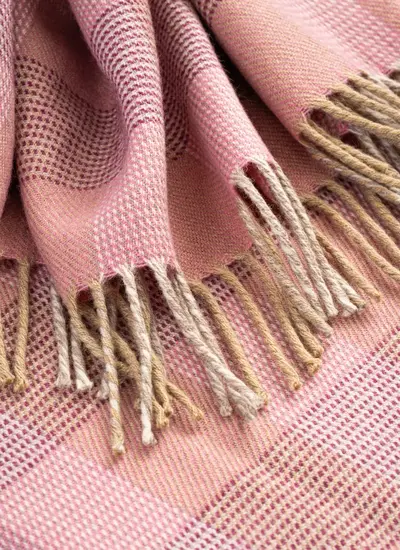 Saoirse Pink Supersoft Lambswool Throw
